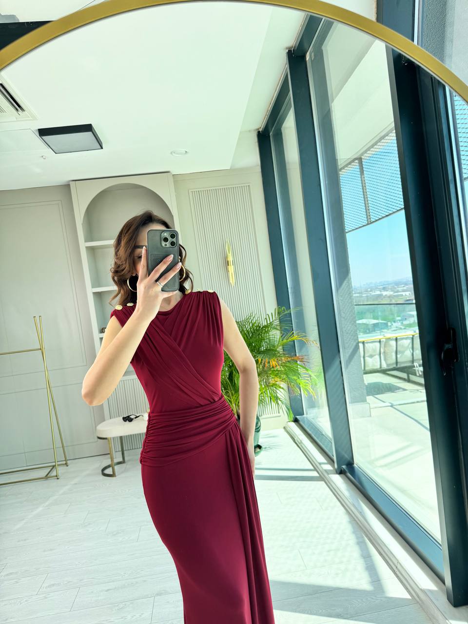 Bordo%20Tasarım%20Omuz%20Düğmeli%20Drape%20Detay%20Likralı%20Cendy%20Kumaş%20Elbise