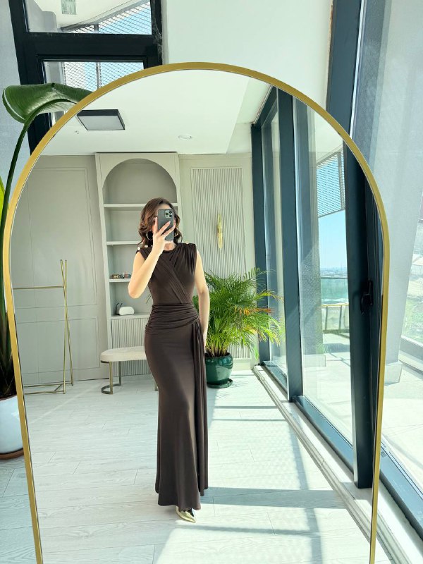 Kahverengi%20Tasarım%20Omuz%20Düğmeli%20Drape%20Detay%20Likralı%20Cendy%20Kumaş%20Elbise