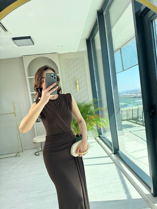 Kahverengi%20Tasarım%20Omuz%20Düğmeli%20Drape%20Detay%20Likralı%20Cendy%20Kumaş%20Elbise