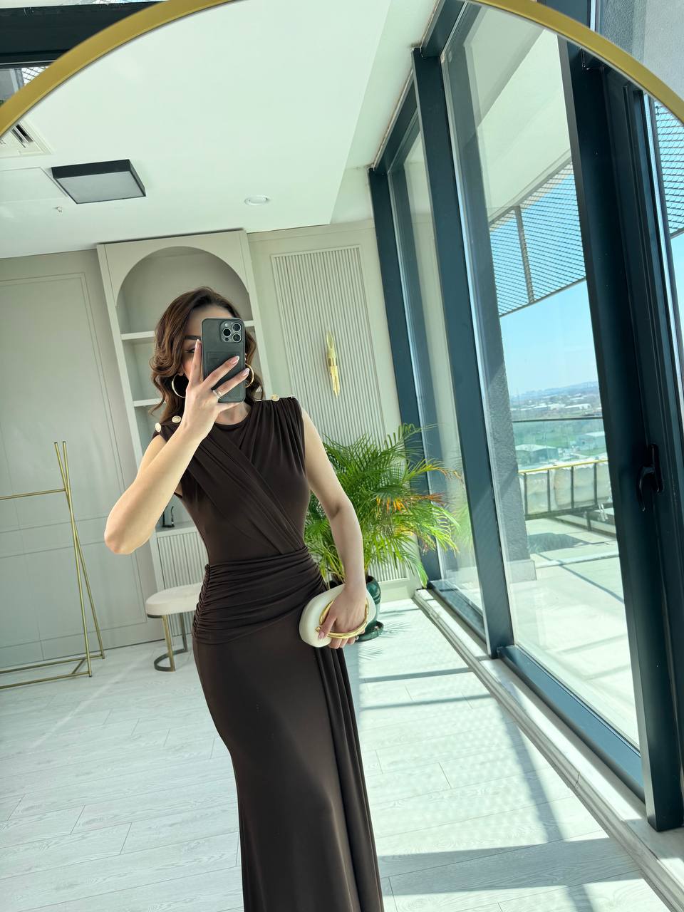 Kahverengi%20Tasarım%20Omuz%20Düğmeli%20Drape%20Detay%20Likralı%20Cendy%20Kumaş%20Elbise