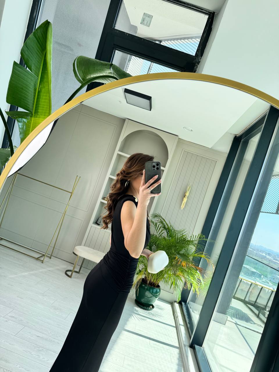 Siyah%20Tasarım%20Omuz%20Düğmeli%20Drape%20Detay%20Likralı%20Cendy%20Kumaş%20Elbise