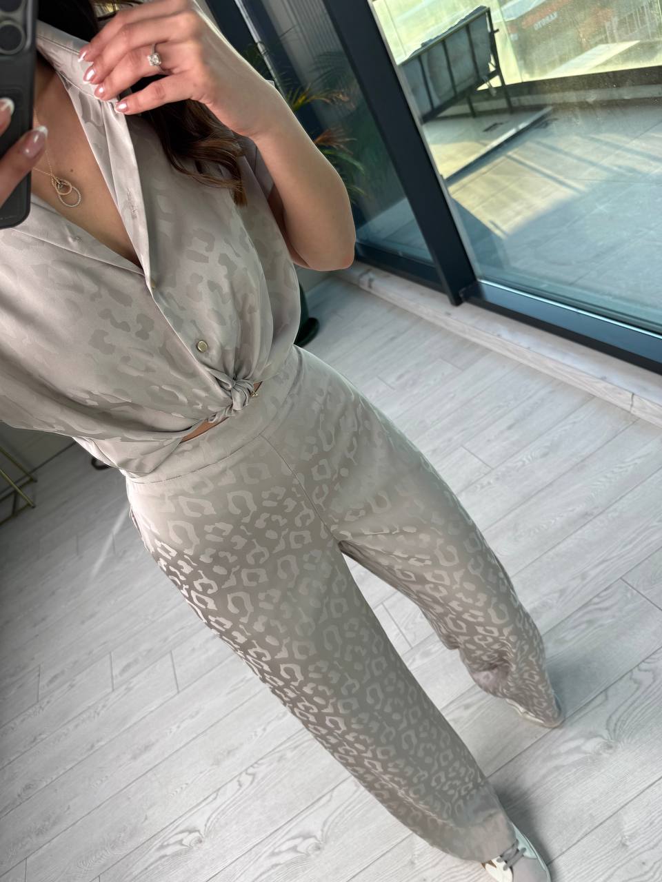 Gri%20Jakarlı%20Premium%20Saten%20Takım