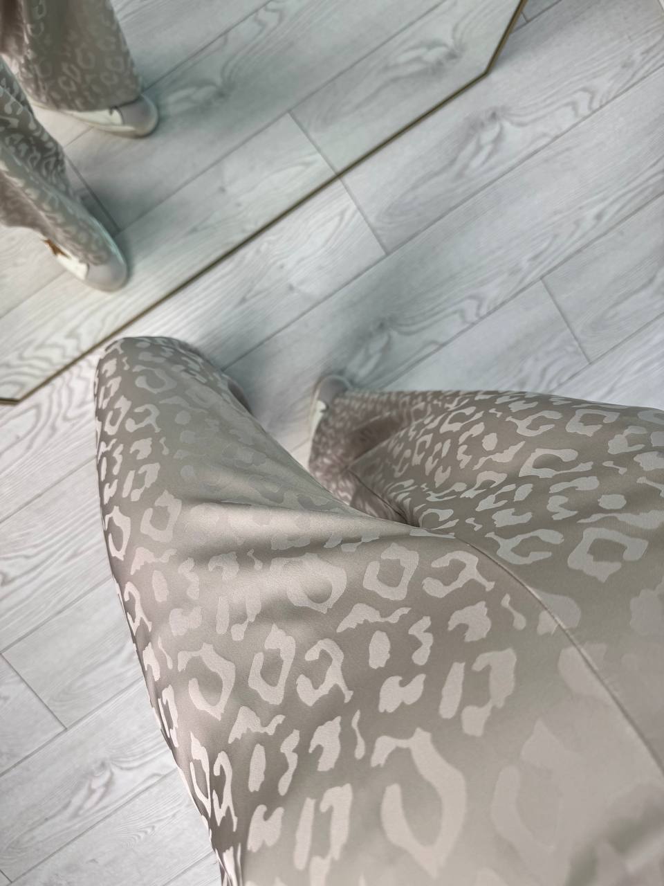 Gri%20Jakarlı%20Premium%20Saten%20Takım