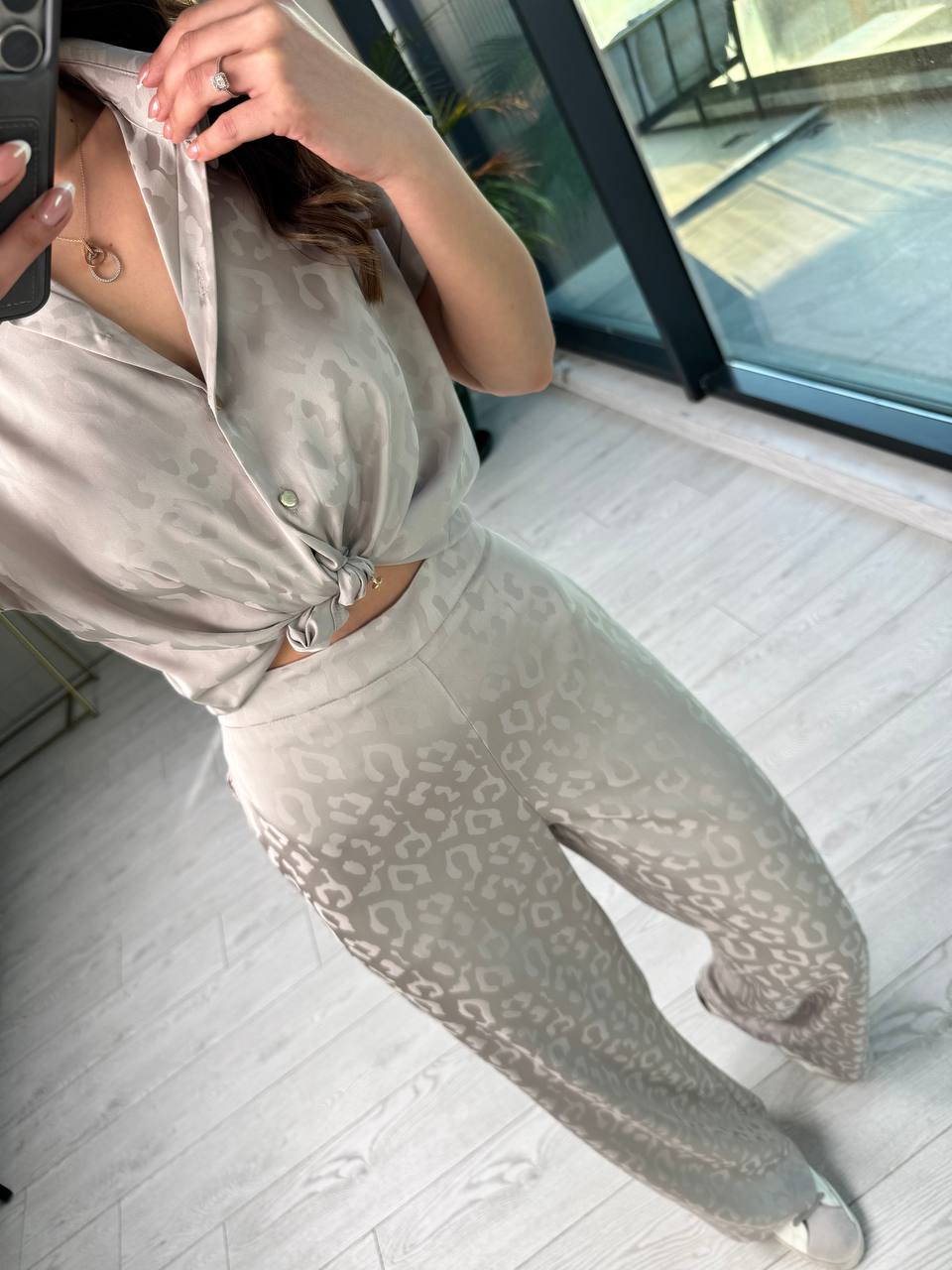 Gri%20Jakarlı%20Premium%20Saten%20Takım