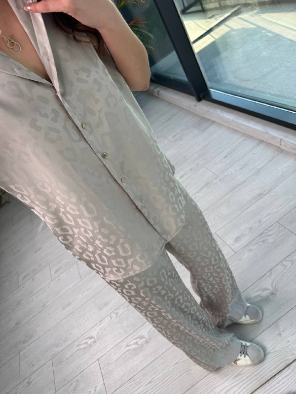 Gri%20Jakarlı%20Premium%20Saten%20Takım
