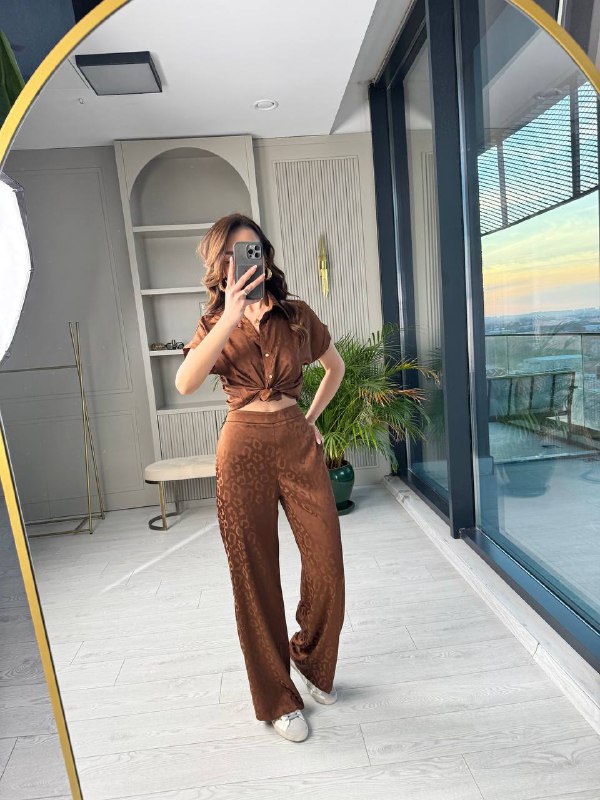 Kahverengi%20Jakarlı%20Premium%20Saten%20Takım