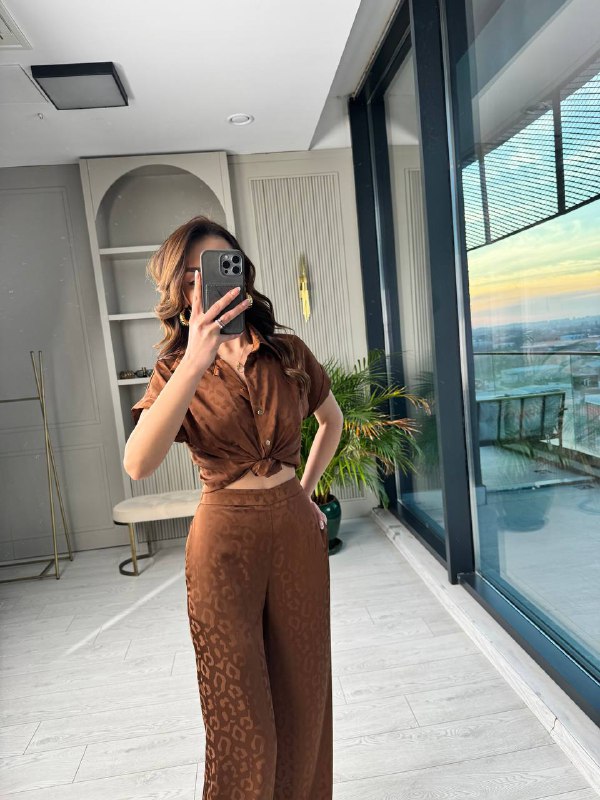 Kahverengi%20Jakarlı%20Premium%20Saten%20Takım