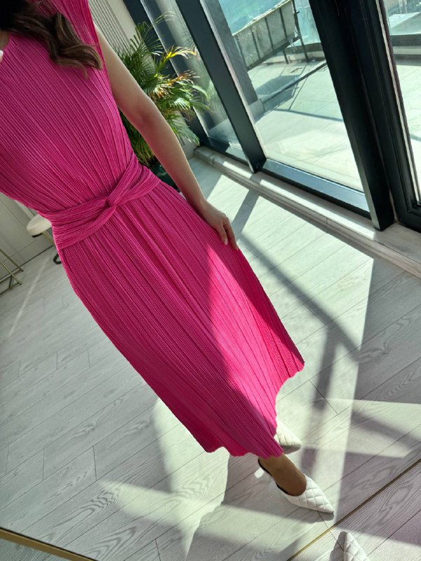 Pembe%20Bel%20Detay%20Astarlı%20Piliseli%20Kumaş%20Elbise