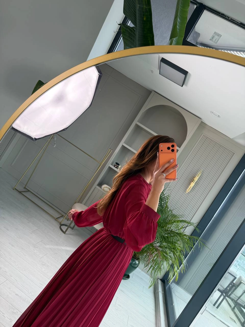 Bordo%20Piliseli%20Astarlı%20Kemerli%20Düğme%20Detay%20Şifon%20Elbise