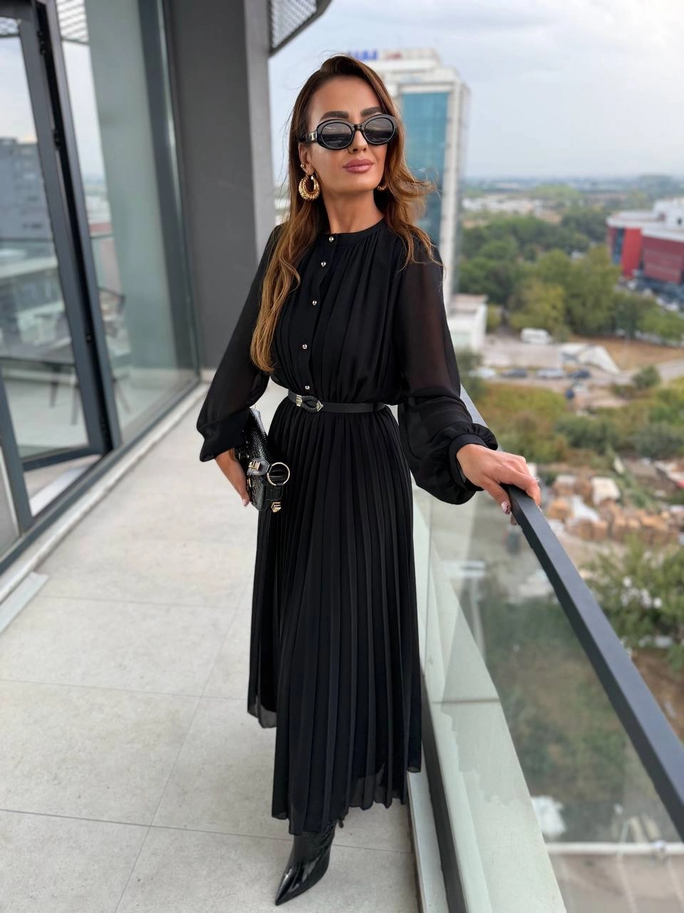 Siyah%20Piliseli%20Astarlı%20Kemerli%20Düğme%20Detay%20Şifon%20Elbise