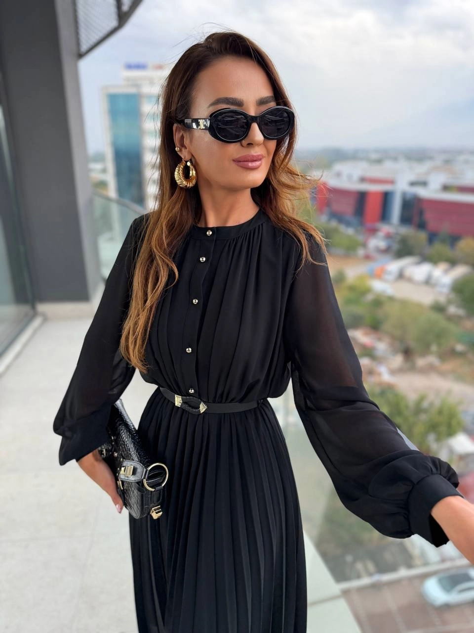 Siyah%20Piliseli%20Astarlı%20Kemerli%20Düğme%20Detay%20Şifon%20Elbise