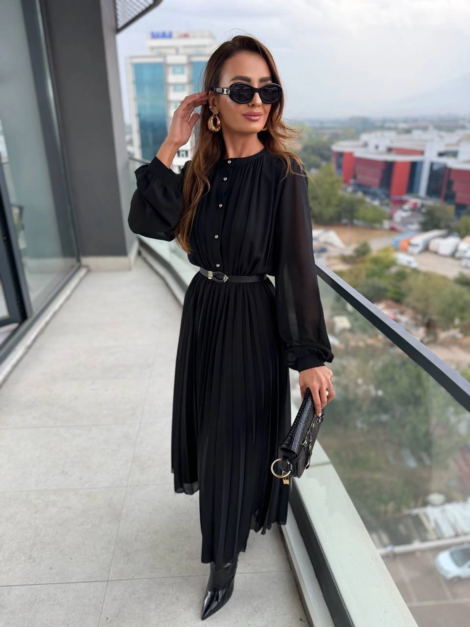 Siyah%20Piliseli%20Astarlı%20Kemerli%20Düğme%20Detay%20Şifon%20Elbise
