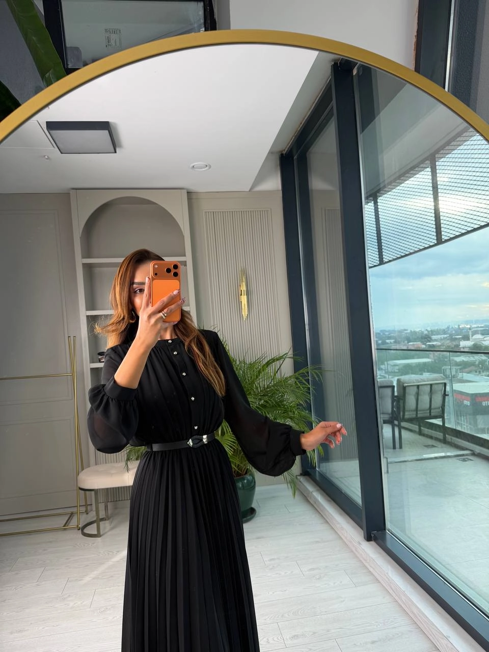 Siyah%20Piliseli%20Astarlı%20Kemerli%20Düğme%20Detay%20Şifon%20Elbise