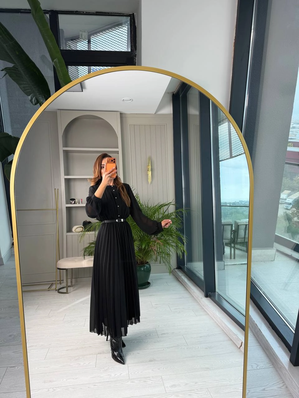 Siyah%20Piliseli%20Astarlı%20Kemerli%20Düğme%20Detay%20Şifon%20Elbise