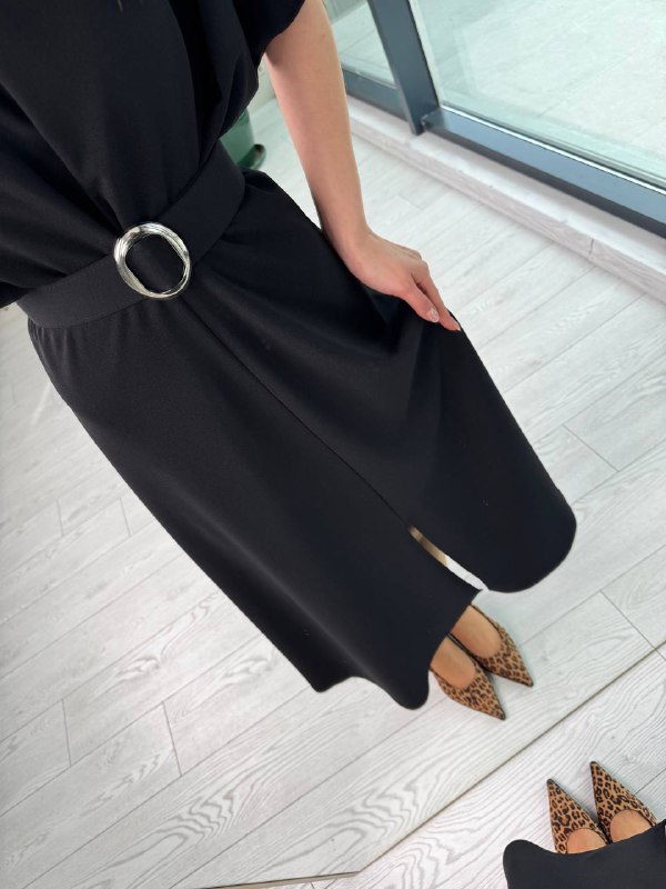Siyah%20Kemerli%20Yarasa%20Kol%20Tok%20Krep%20Kumaş%20Elbise