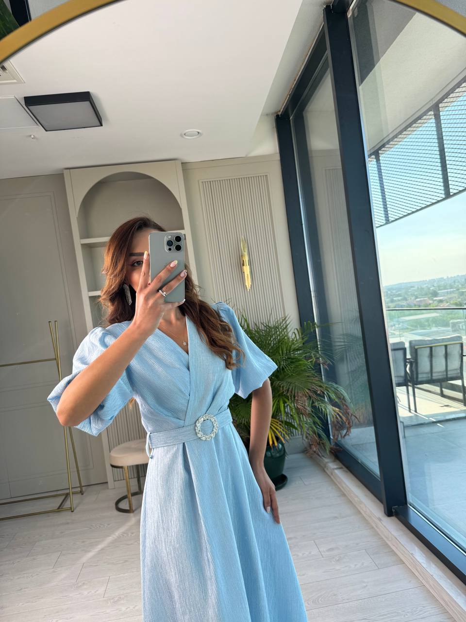 Mavi%20Işıltılı%20Kemerli%20Kruvaze%20Yaka%20Midi%20Boy%20Elbise