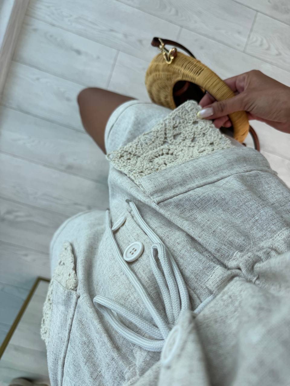 Natural%20Bej%20dantel%20Cep%20Detaylı%20Tok%20Dokulu%20Keten%20Şort%20Tulum