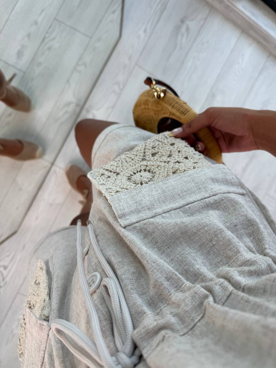 Natural%20Bej%20dantel%20Cep%20Detaylı%20Tok%20Dokulu%20Keten%20Şort%20Tulum