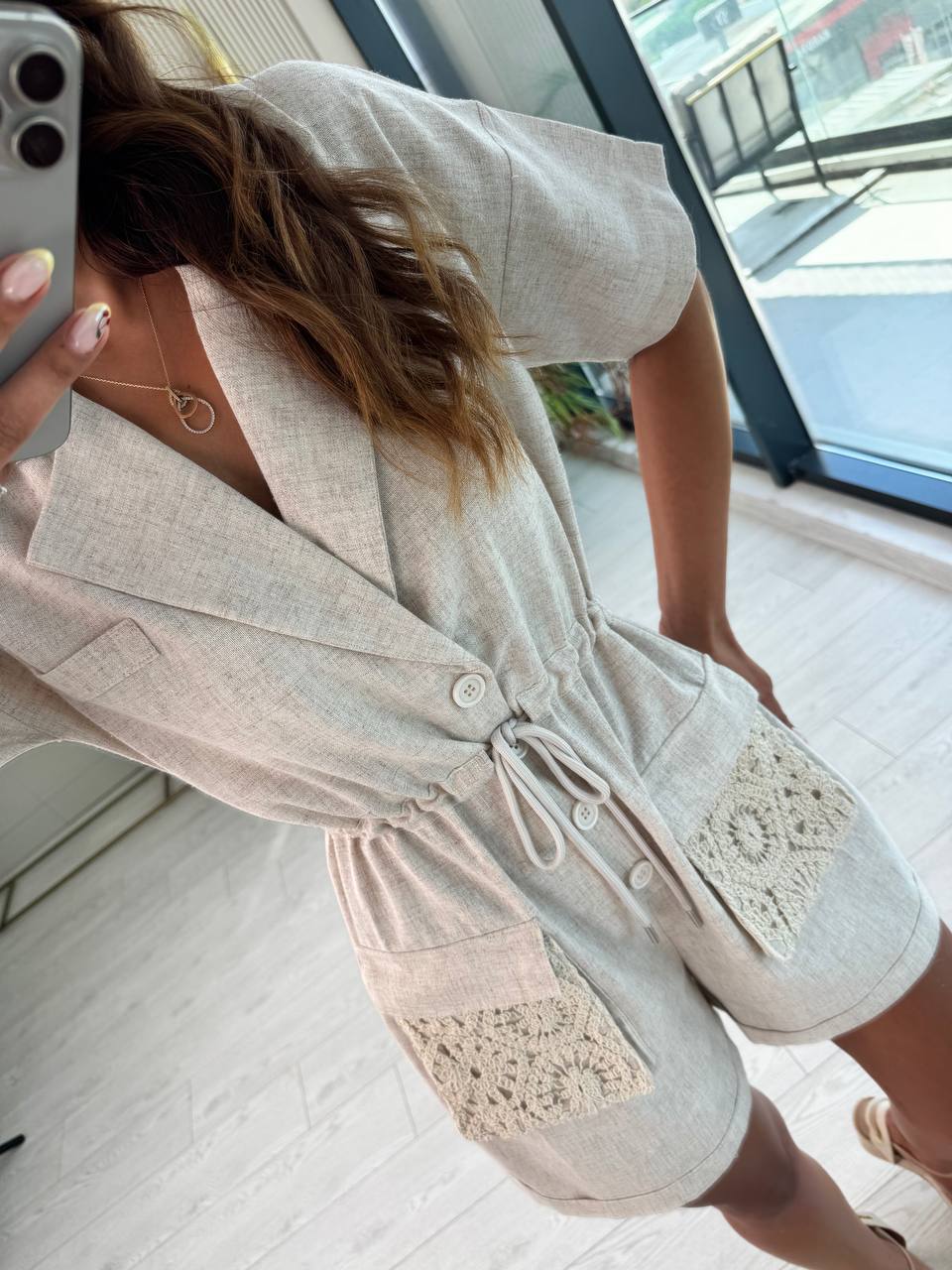 Natural%20Bej%20dantel%20Cep%20Detaylı%20Tok%20Dokulu%20Keten%20Şort%20Tulum