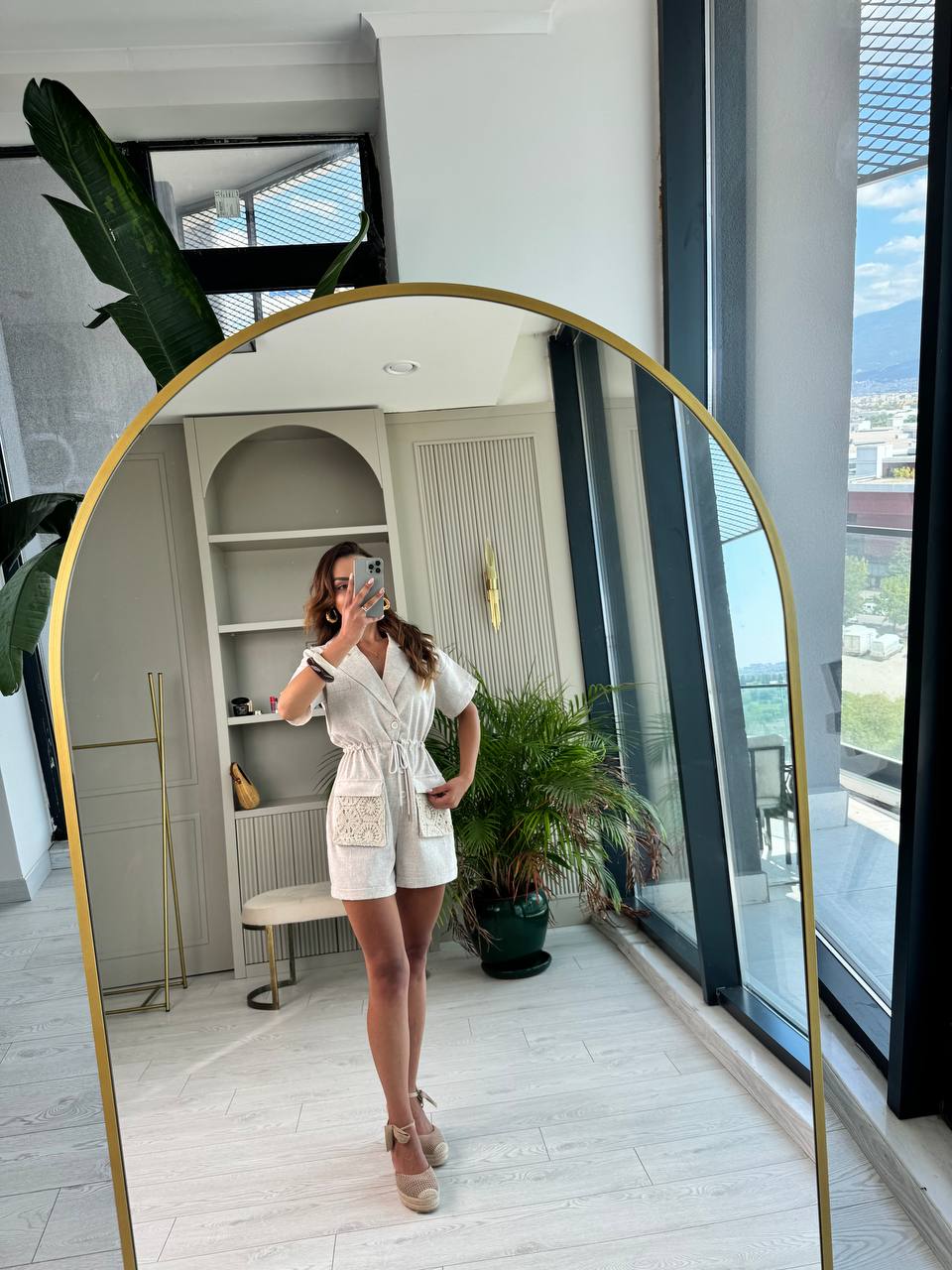 Natural%20Bej%20dantel%20Cep%20Detaylı%20Tok%20Dokulu%20Keten%20Şort%20Tulum
