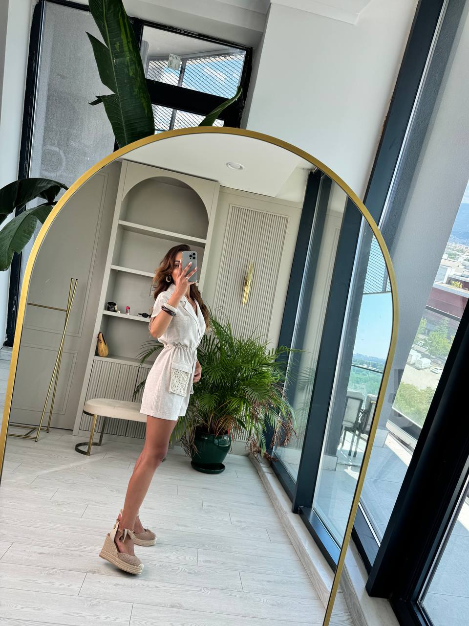 Natural%20Bej%20dantel%20Cep%20Detaylı%20Tok%20Dokulu%20Keten%20Şort%20Tulum