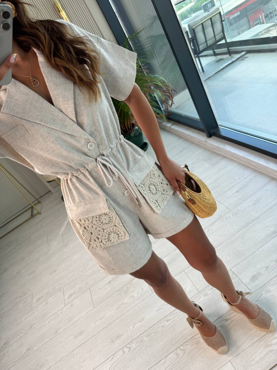 Natural%20Bej%20dantel%20Cep%20Detaylı%20Tok%20Dokulu%20Keten%20Şort%20Tulum