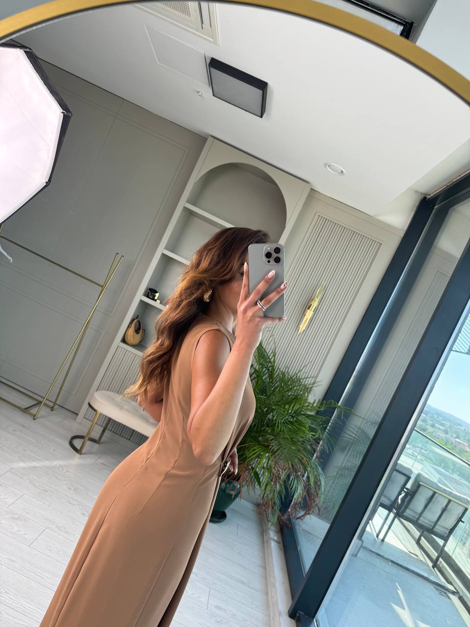Sütlü%20Kahve%20Bel%20Metal%20Toka%20Detaylı%20Tensel%20Krep%20Kumaş%20Elbise
