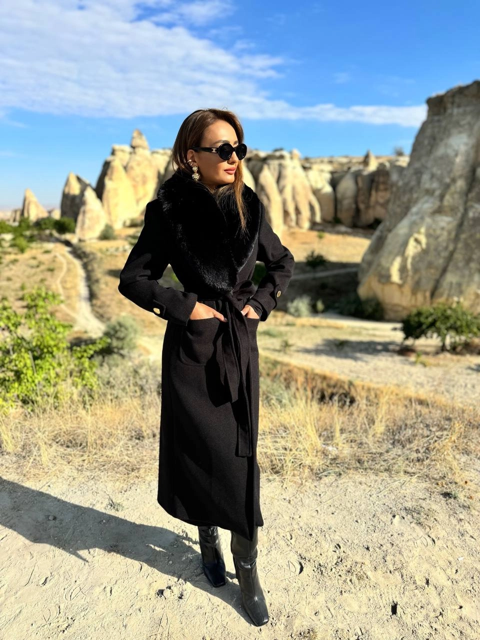 Siyah%20Yaka%20Kürklü%20Astarlı%20Premium%20Seri%20Uzun%20Kaşe%20Kaban