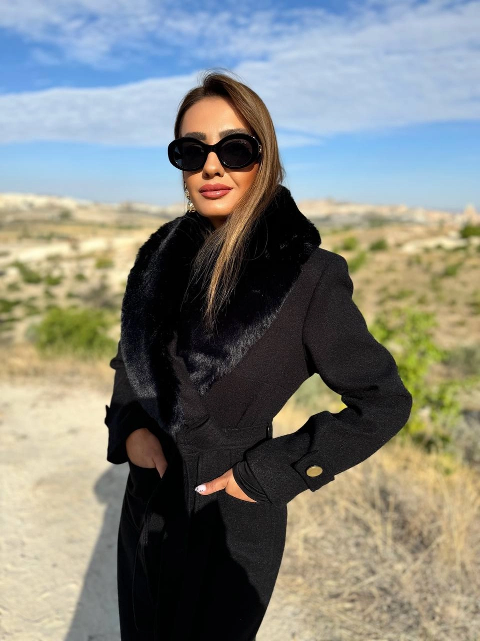 Siyah%20Yaka%20Kürklü%20Astarlı%20Premium%20Seri%20Uzun%20Kaşe%20Kaban