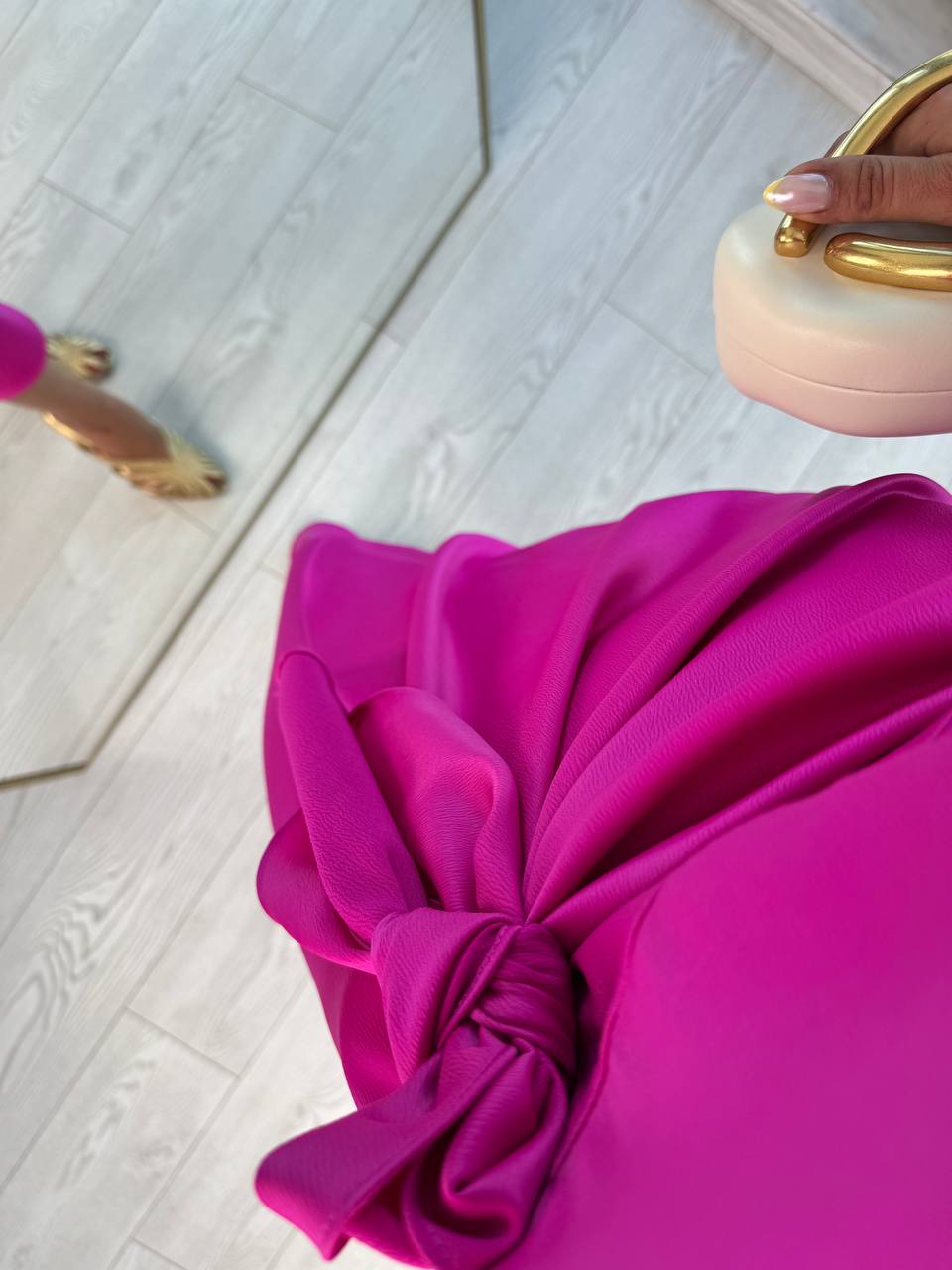 Fuşya%20Tek%20Kol%20Tok%20Saten%20Maria%20Elbise