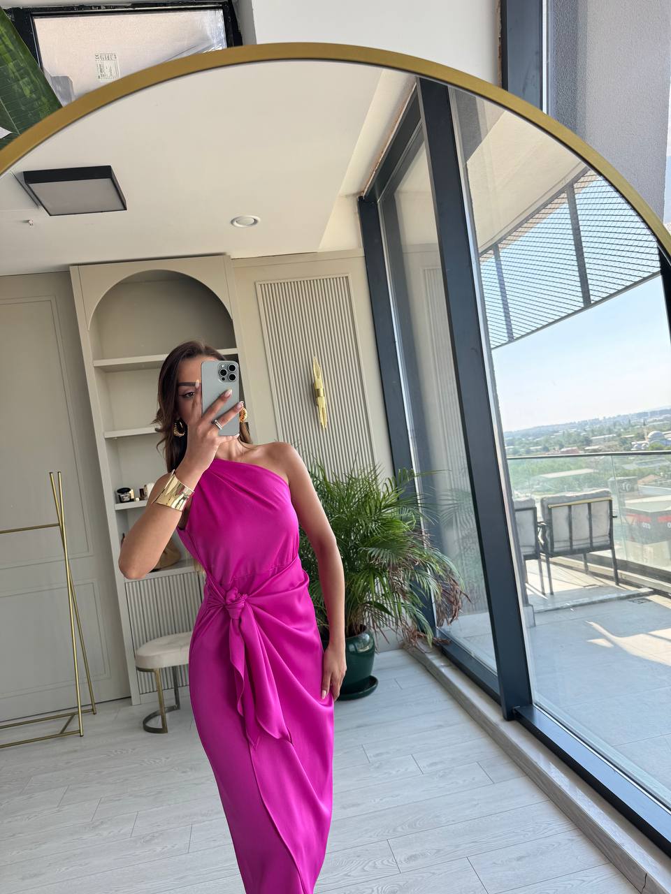 Fuşya%20Tek%20Kol%20Tok%20Saten%20Maria%20Elbise