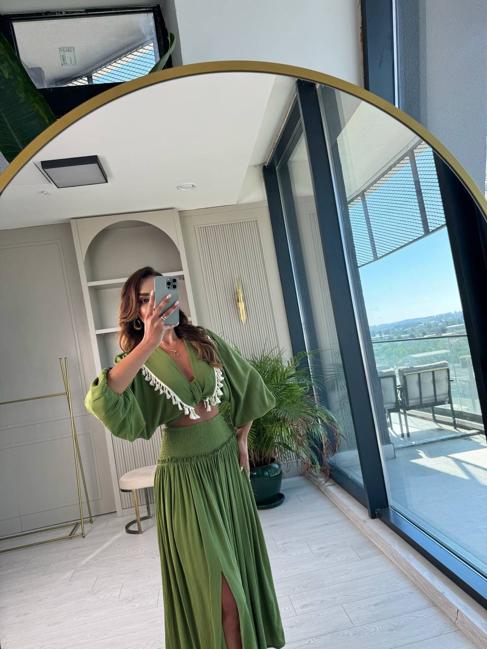Yeşil%20Pamuklu%20Boncuk%20Detaylı%20Etek%20Bluz%20Takım