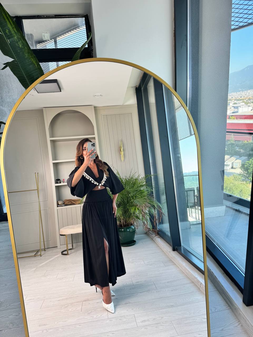 Siyah%20Pamuklu%20Boncuk%20Detaylı%20Etek%20Bluz%20Takım