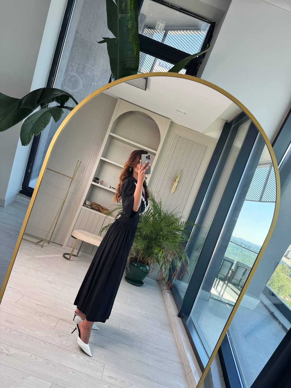 Siyah%20Pamuklu%20Boncuk%20Detaylı%20Etek%20Bluz%20Takım