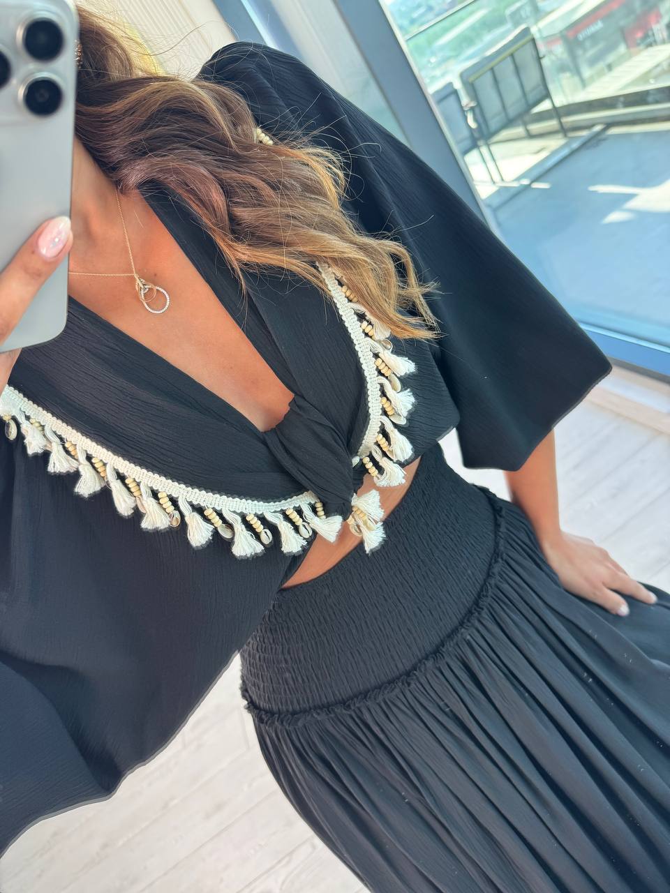 Siyah%20Pamuklu%20Boncuk%20Detaylı%20Etek%20Bluz%20Takım