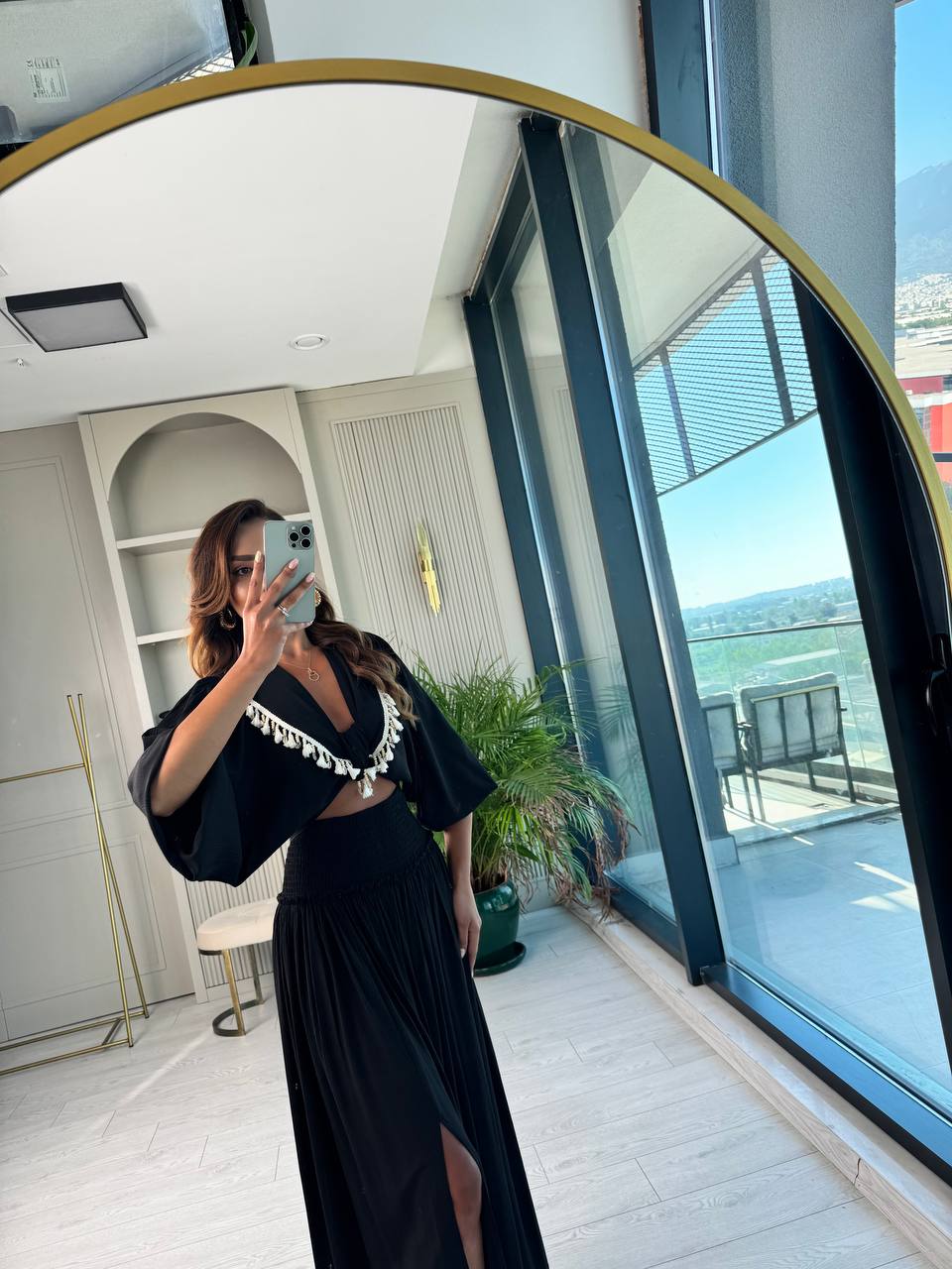 Siyah%20Pamuklu%20Boncuk%20Detaylı%20Etek%20Bluz%20Takım