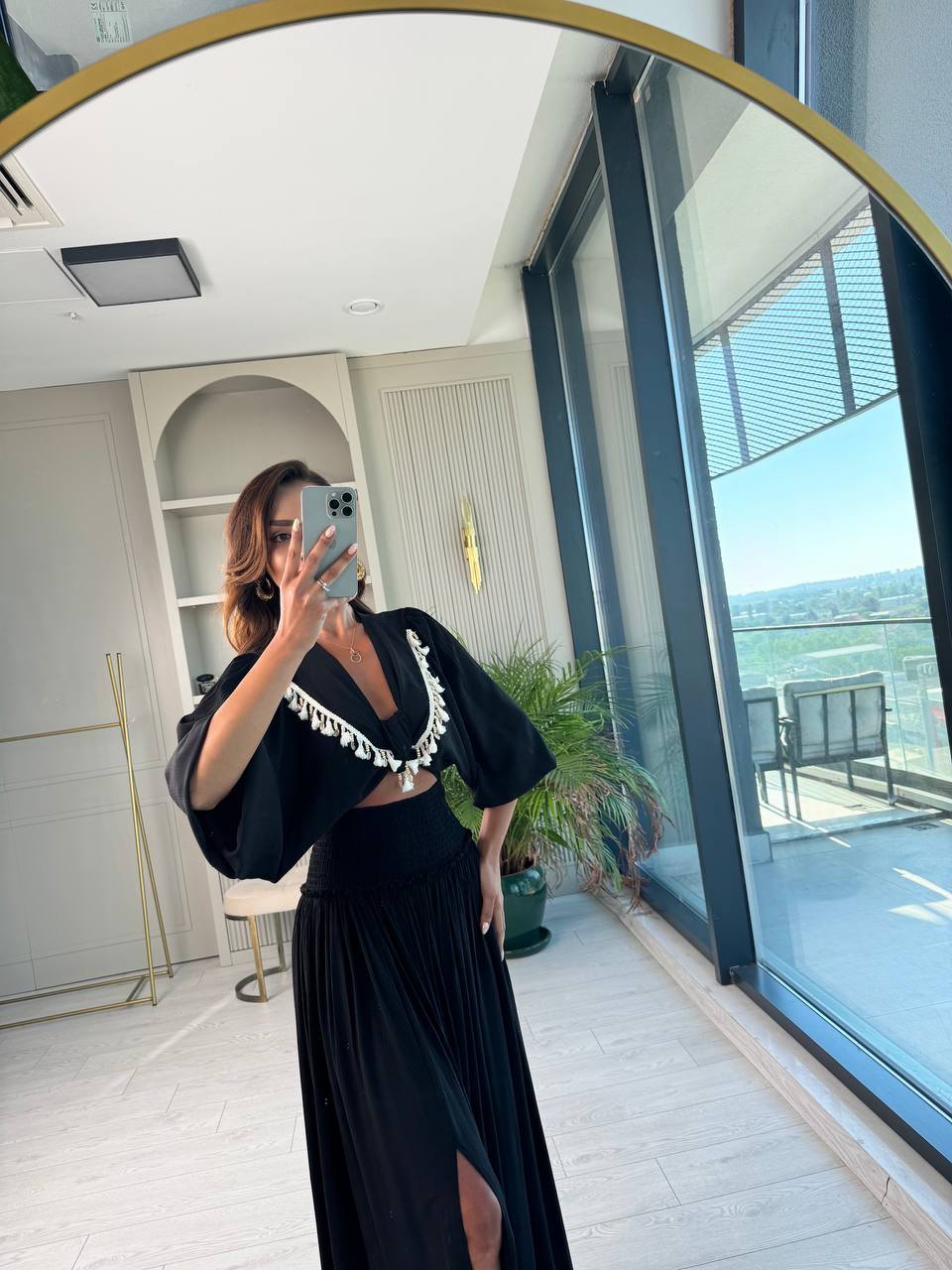 Siyah%20Pamuklu%20Boncuk%20Detaylı%20Etek%20Bluz%20Takım