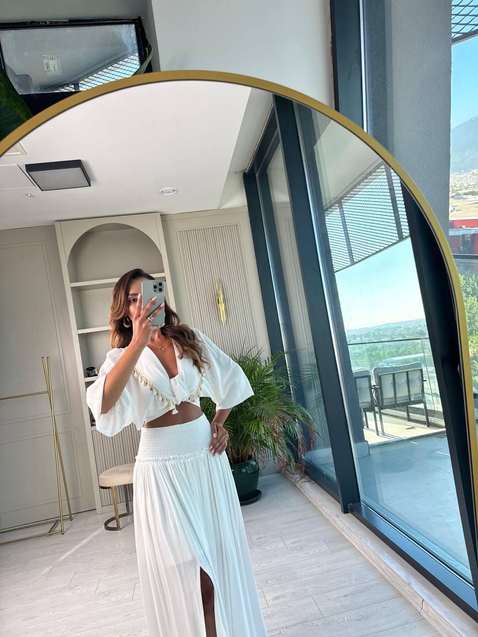 Beyaz%20Astarlı%20Pamuklu%20Boncuk%20Detaylı%20Etek%20Bluz%20Takım