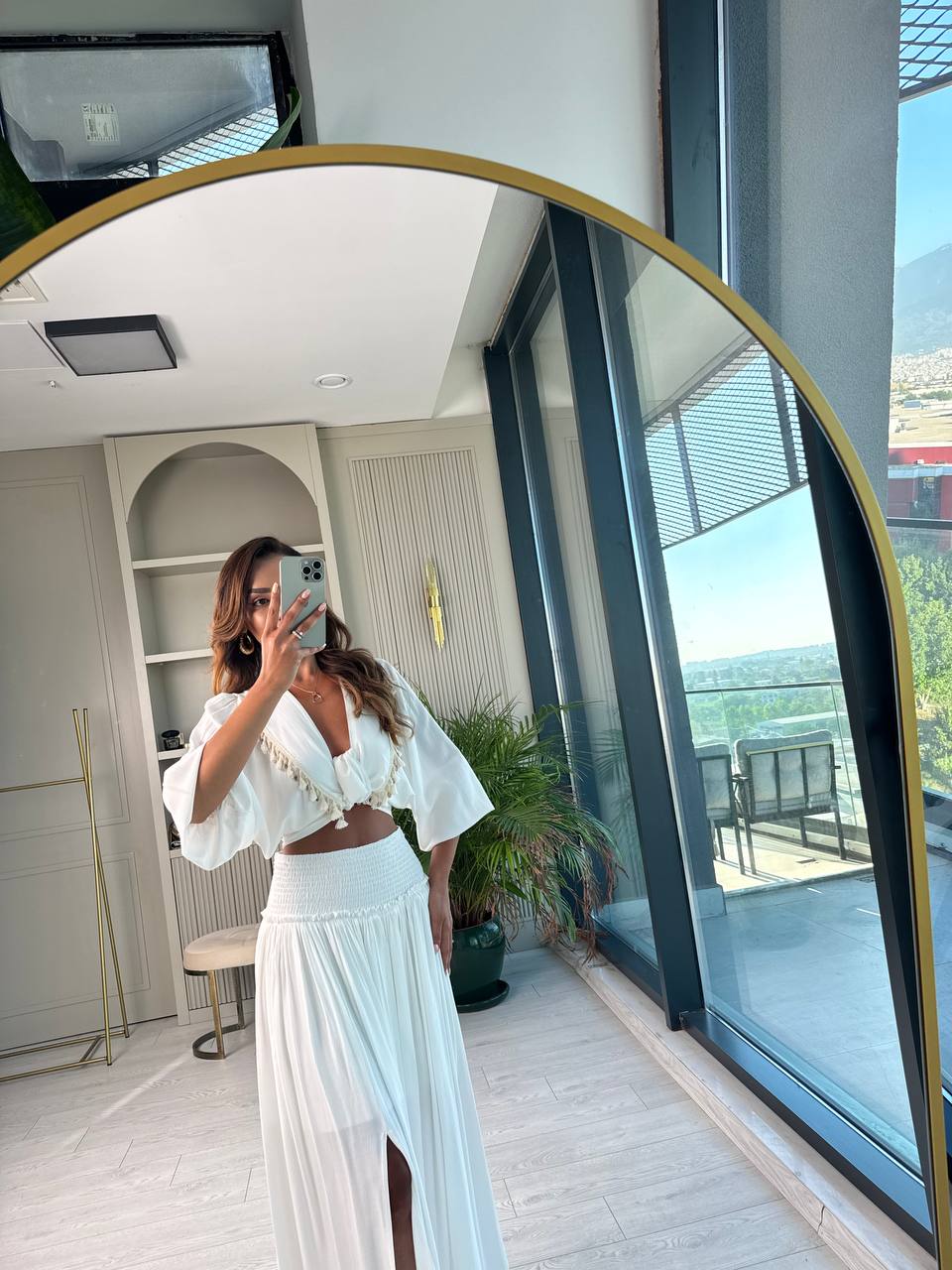 Beyaz%20Astarlı%20Pamuklu%20Boncuk%20Detaylı%20Etek%20Bluz%20Takım