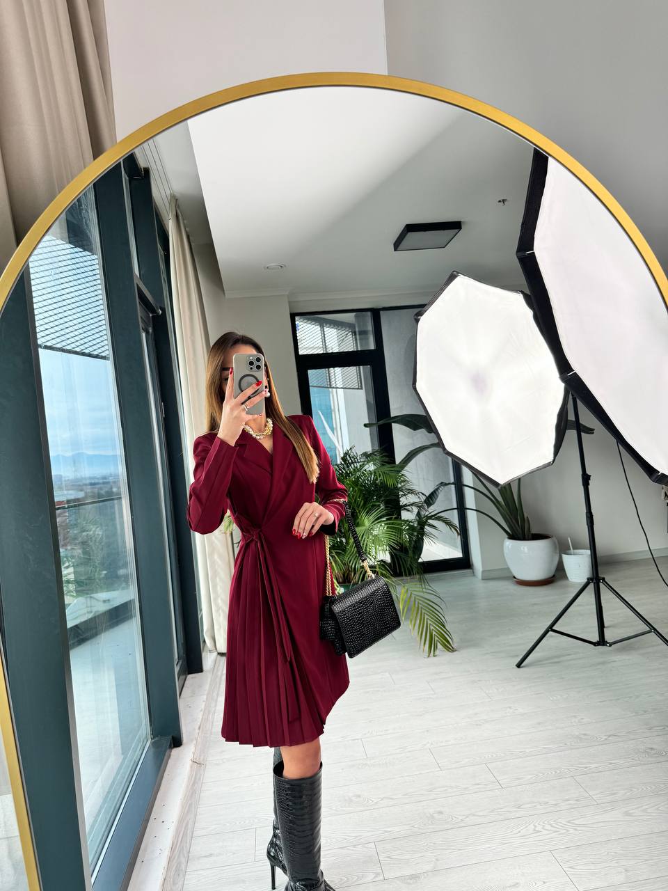 Bordo%20Pilise%20Detaylı%20Lüks%20Atlas%20Kumaş%20Elbise