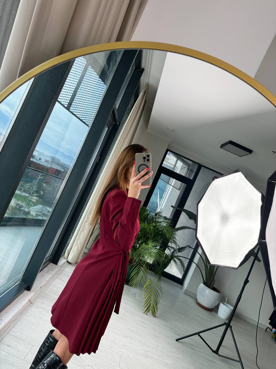 Bordo%20Pilise%20Detaylı%20Lüks%20Atlas%20Kumaş%20Elbise