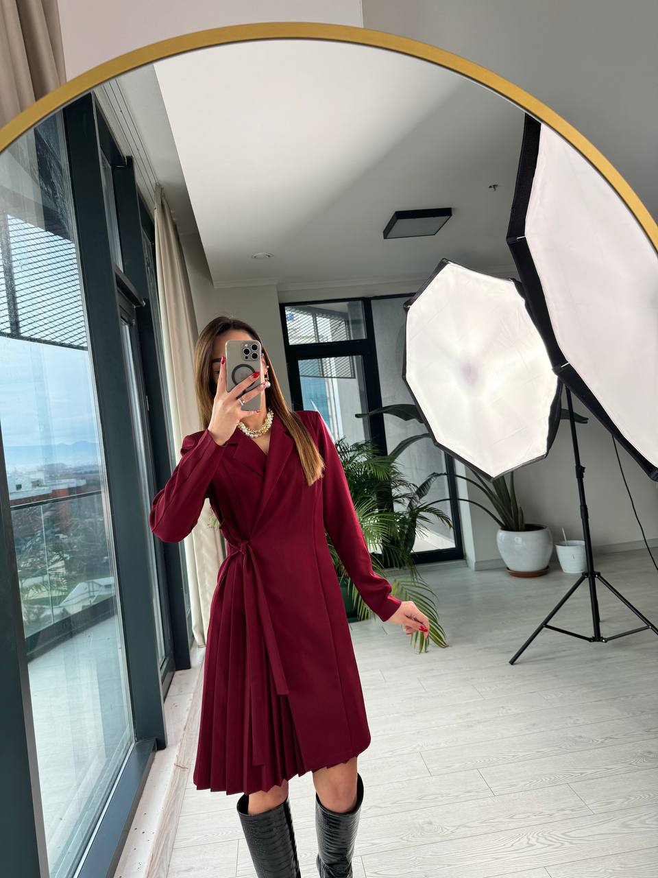 Bordo%20Pilise%20Detaylı%20Lüks%20Atlas%20Kumaş%20Elbise
