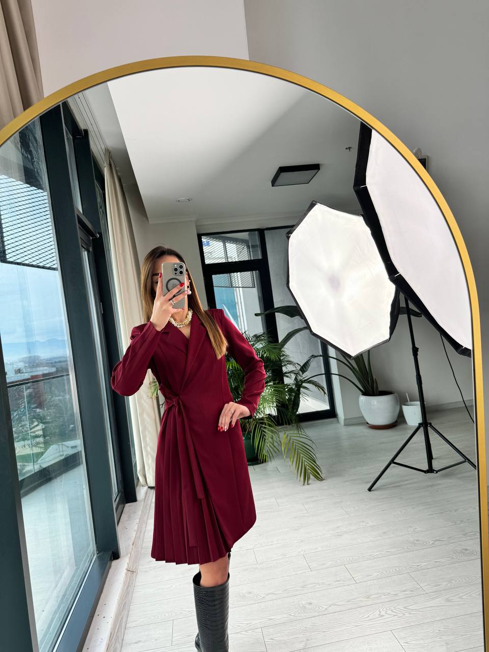 Bordo%20Pilise%20Detaylı%20Lüks%20Atlas%20Kumaş%20Elbise
