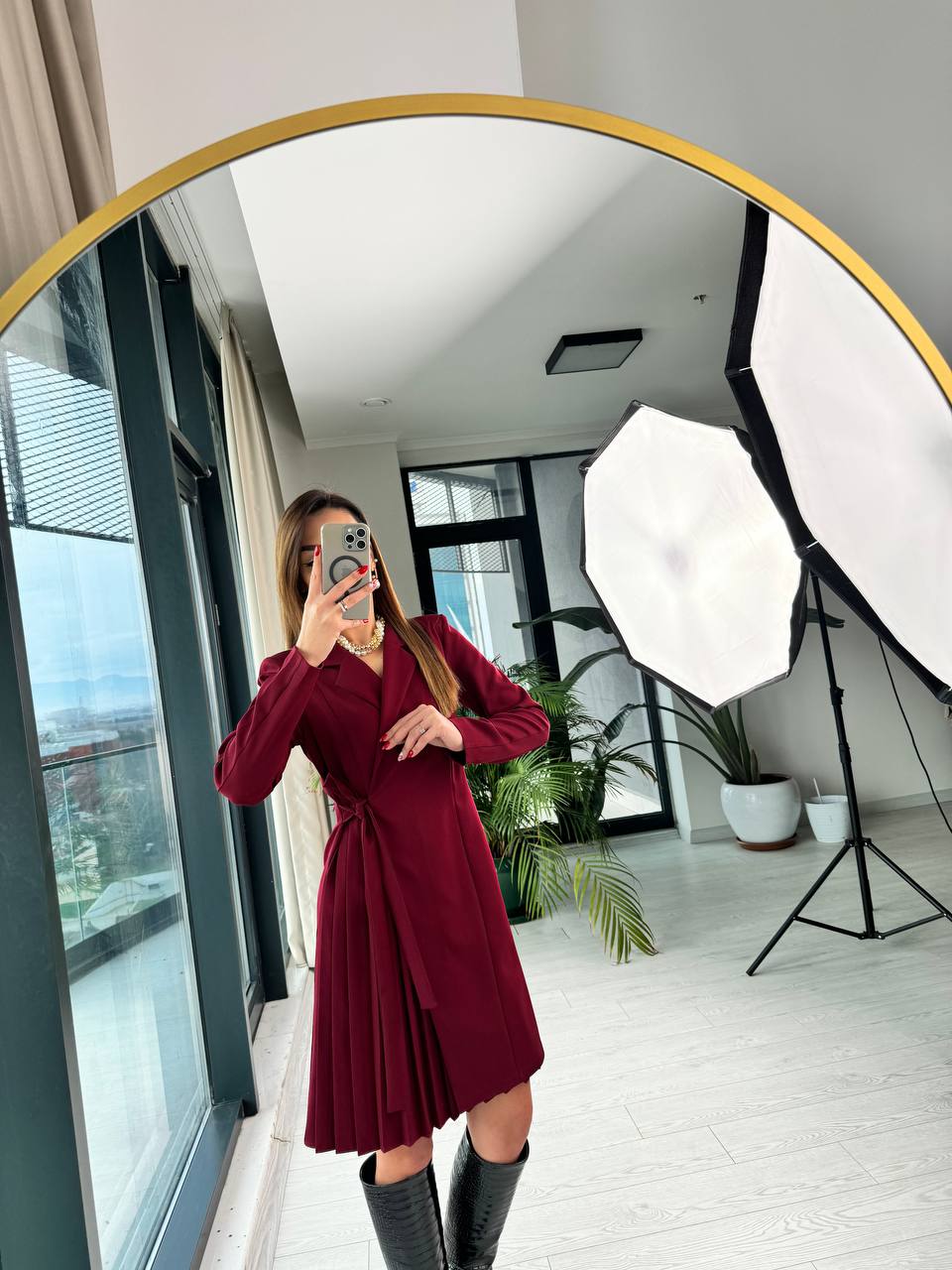 Bordo%20Pilise%20Detaylı%20Lüks%20Atlas%20Kumaş%20Elbise