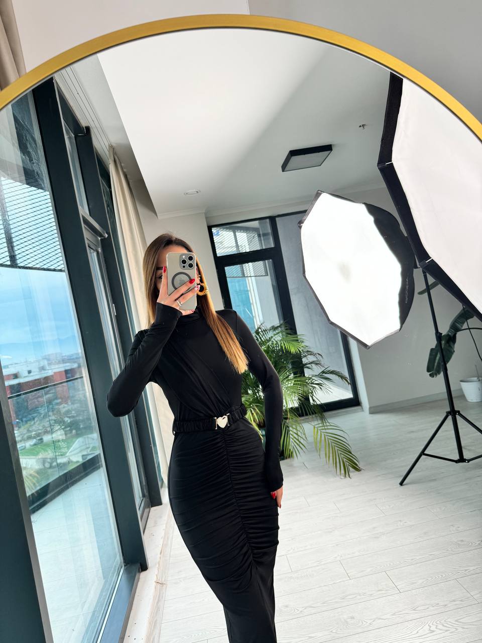 Siyah%20Drapeli%20Taşlı%20Kalp%20Kemer%20Detaylı%20Likralı%20Premium%20Elbise