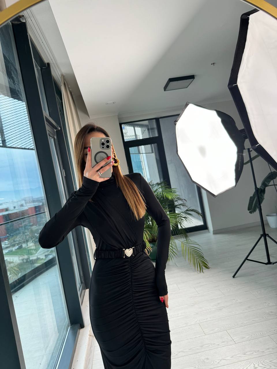 Siyah%20Drapeli%20Taşlı%20Kalp%20Kemer%20Detaylı%20Likralı%20Premium%20Elbise