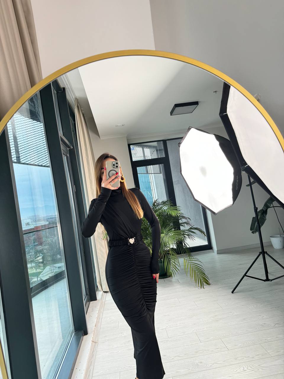 Siyah%20Drapeli%20Taşlı%20Kalp%20Kemer%20Detaylı%20Likralı%20Premium%20Elbise