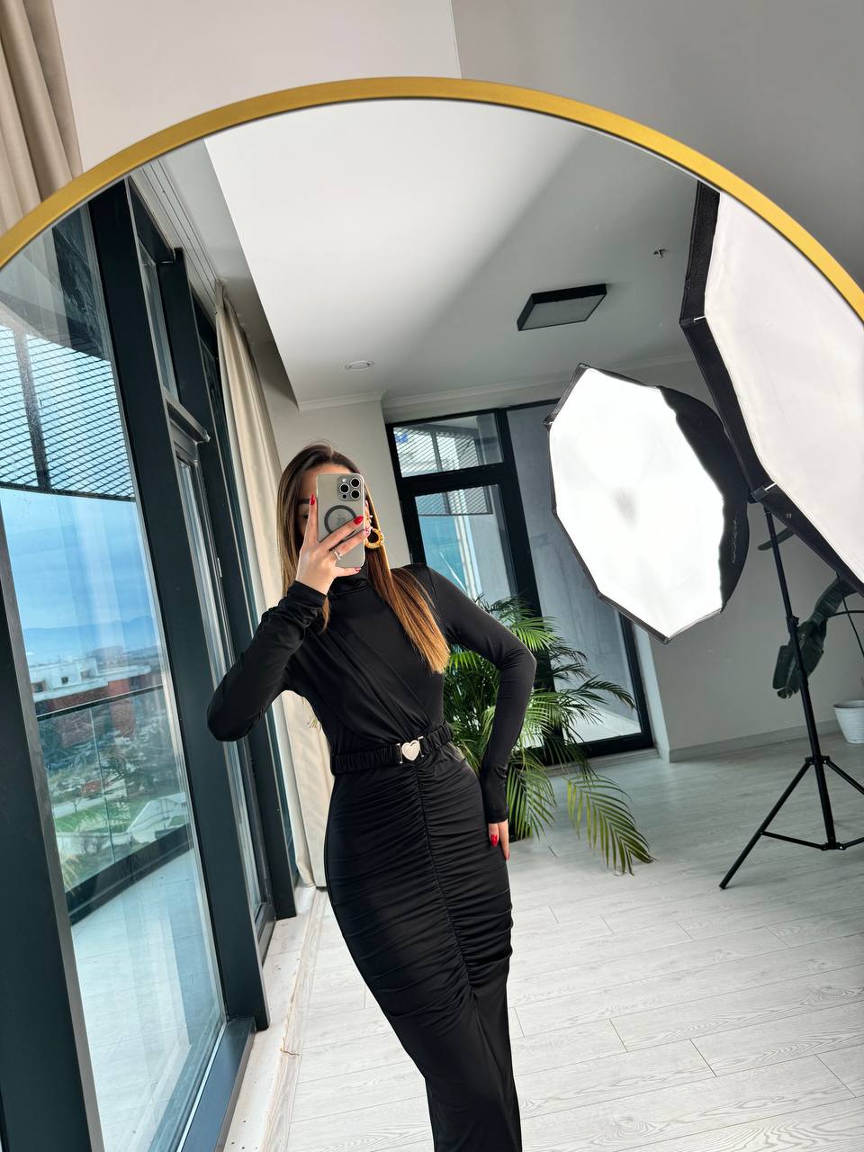 Siyah%20Drapeli%20Taşlı%20Kalp%20Kemer%20Detaylı%20Likralı%20Premium%20Elbise