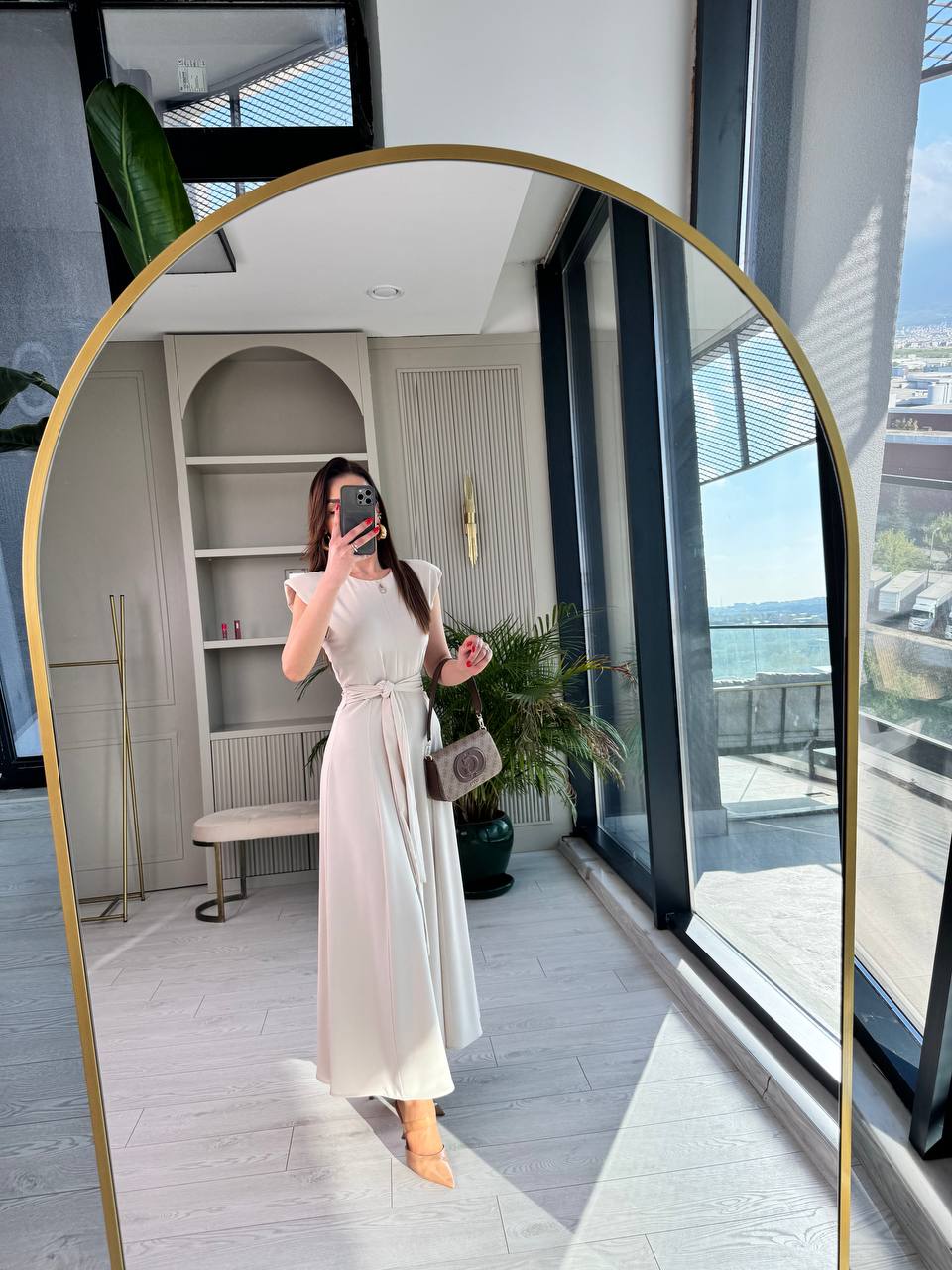 Bej%20Bel%20Kuşaklı%20Tensel%20Kumaş%20Midi%20Boy%20Elbise