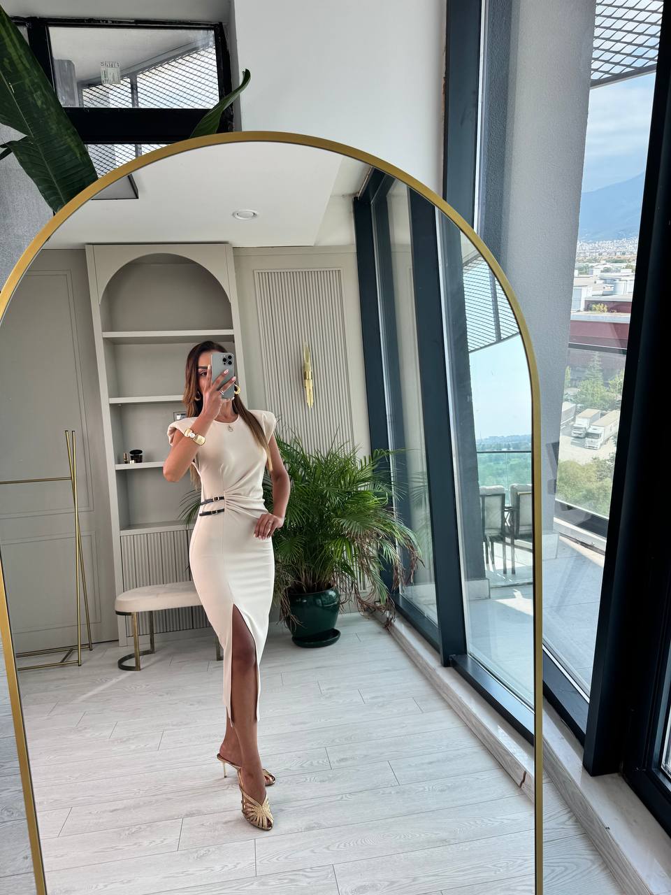 Bej%20Zara%20Model%20Süs%20Kemerli%20Kalem%20Elbise